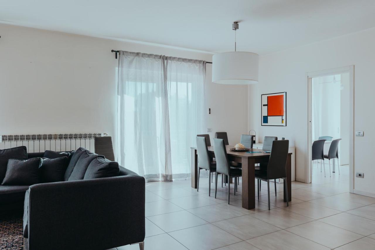 The Attico Διαμέρισμα Padenghe sul Garda Εξωτερικό φωτογραφία
