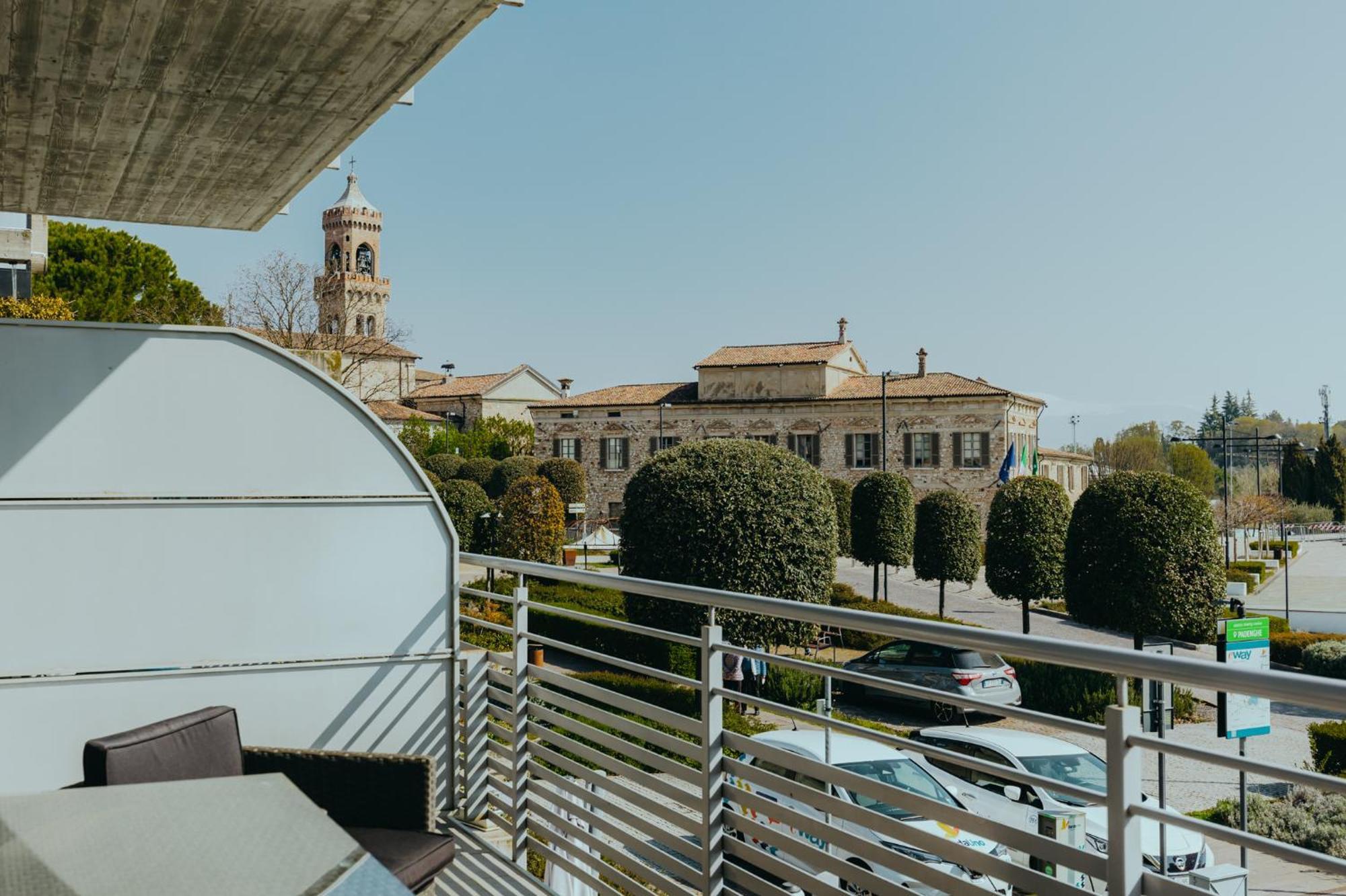 The Attico Διαμέρισμα Padenghe sul Garda Εξωτερικό φωτογραφία
